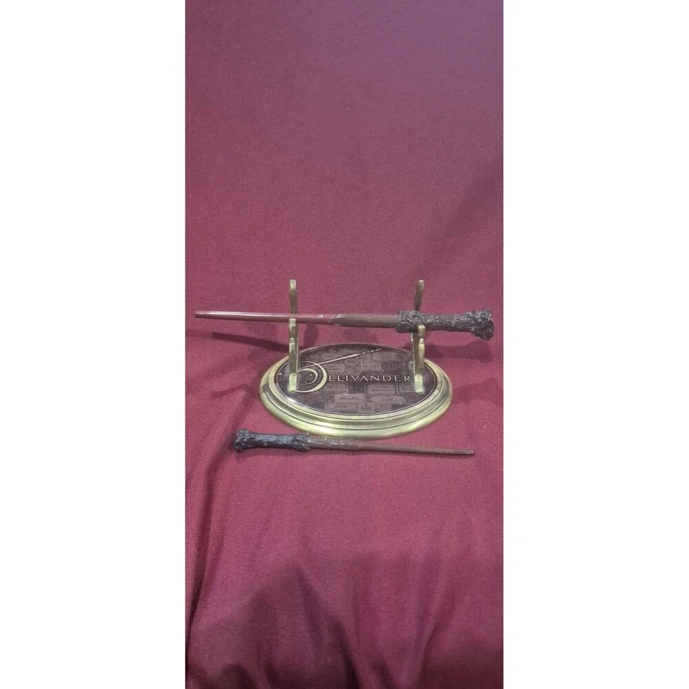 Warner Bros. Harry Potter Mini Sword Display 2 Swords Metal Ollivanders EUC HTF